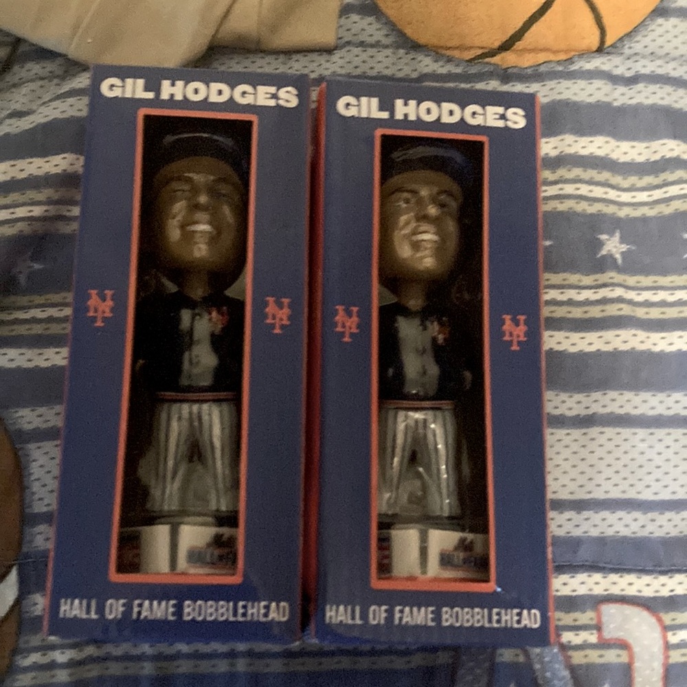 2 gil hodges hall of fame bobble heads